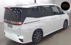 Toyota Voxy Hybrid S-Z 2WD 7-Seater 2022 Pearl