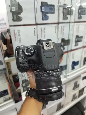 Canon 550d Body With Canon 18/55mm Is Lens