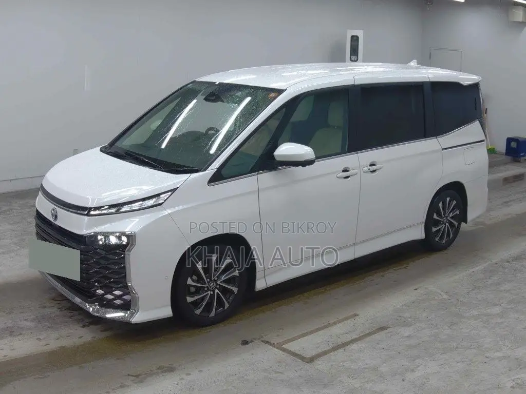 Toyota Voxy Hybrid S-Z 2WD 7-Seater 2022 Pearl