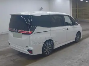 Toyota Voxy Hybrid S-Z 2WD 7-Seater 2022 Pearl