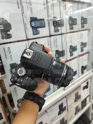 Canon 700d Body With Canon 18/55mm Is Lens