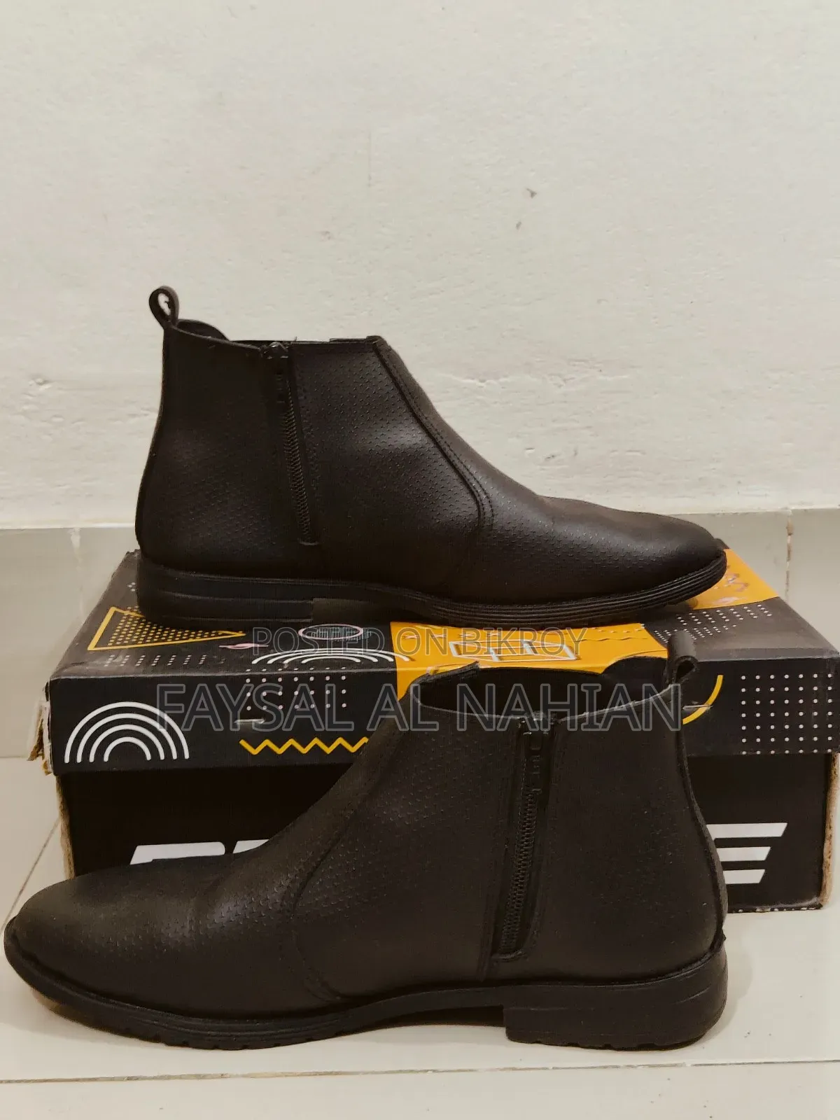 Men's Black Chelsea Boots (Size 41 But Size 42 Also Fits)