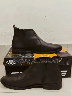 Men's Black Chelsea Boots (Size 41 But Size 42 Also Fits)