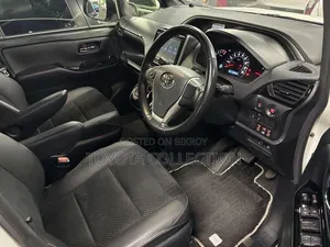 New Toyota Voxy 2021 Pearl