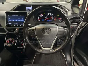 New Toyota Voxy 2021 Pearl