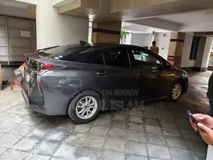 Toyota Prius Four 2018 Gray