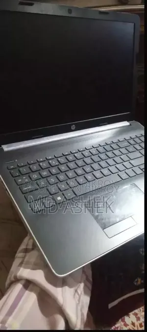 Laptop HP 15-Da3007nia 4GB Intel Core I3 HDD 1T