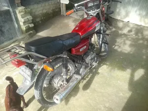 মোটরসাইকেল ২০১৪ লাল