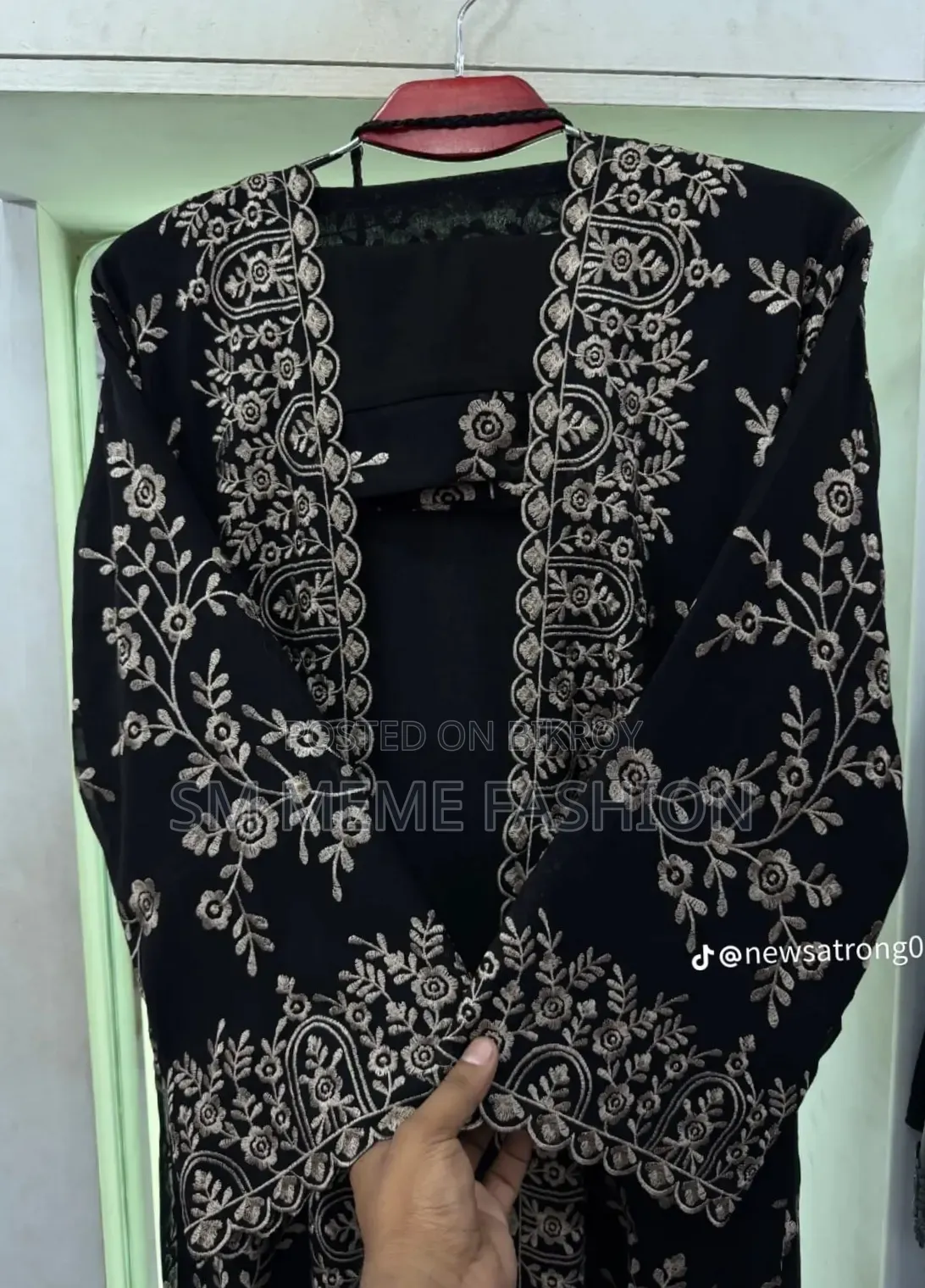 Phul Bahar Embroidery Burqa (3-Piece Set)