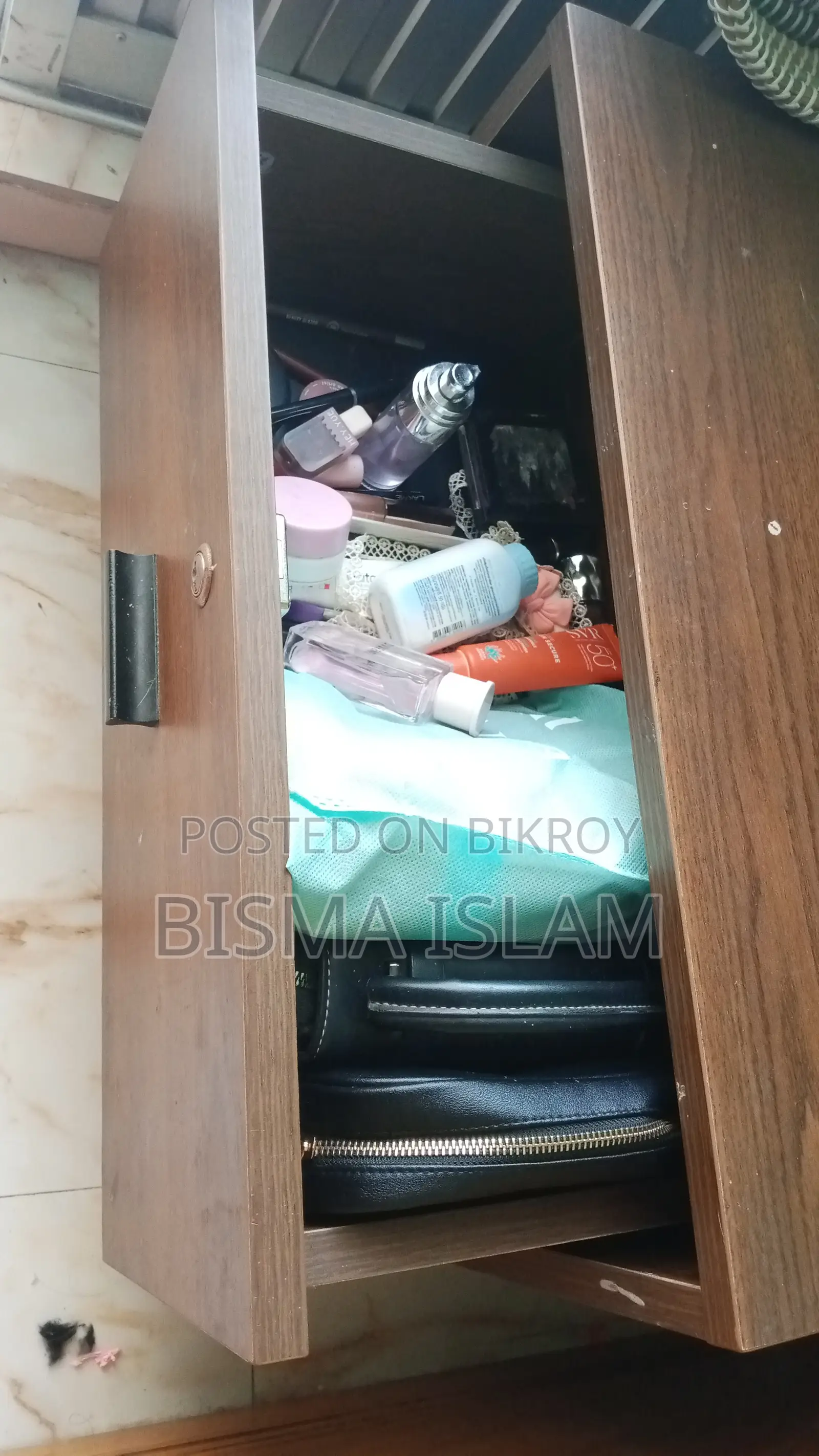 Regal Dressing Table , Dark Brown Color, Intake Drawer , Key and Lock
