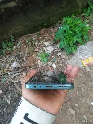 সিম্ফনি ইনোভা ৩০ ১২৮ জিবি সবুজ