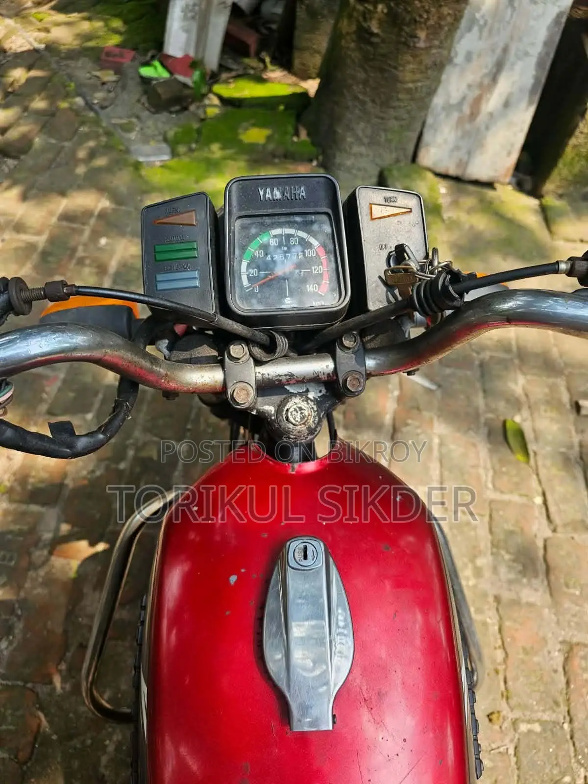 Yamaha R1 2000 Red