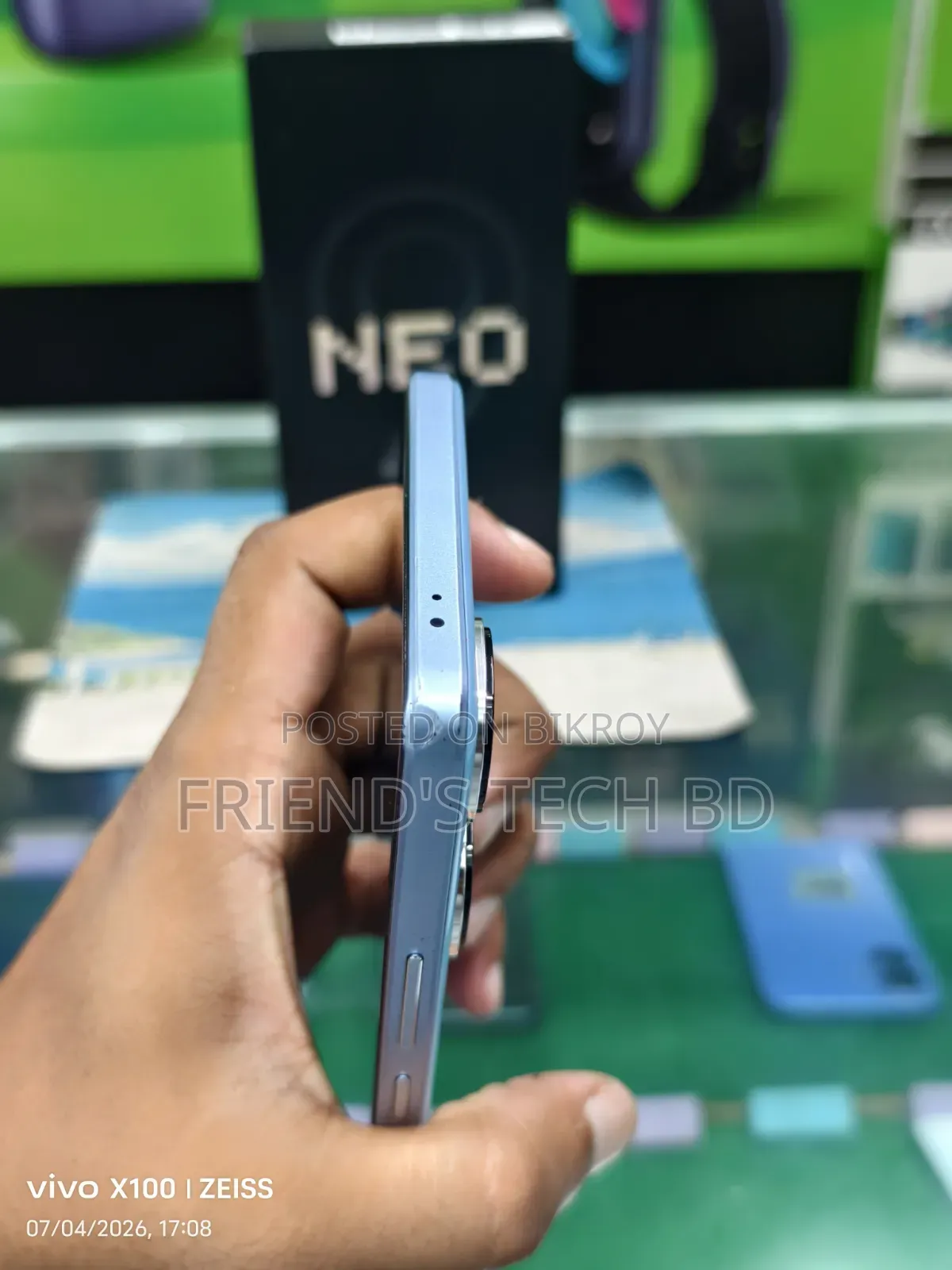 iQOO 256 GB Blue