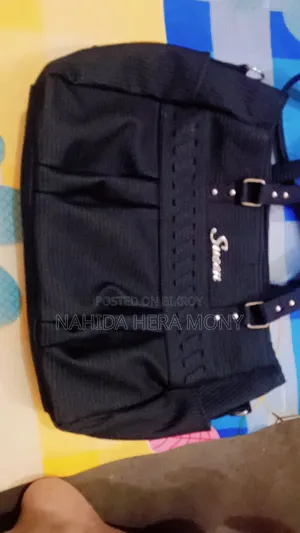 These bags are very beautiful and easy to carry, call if you want to buy