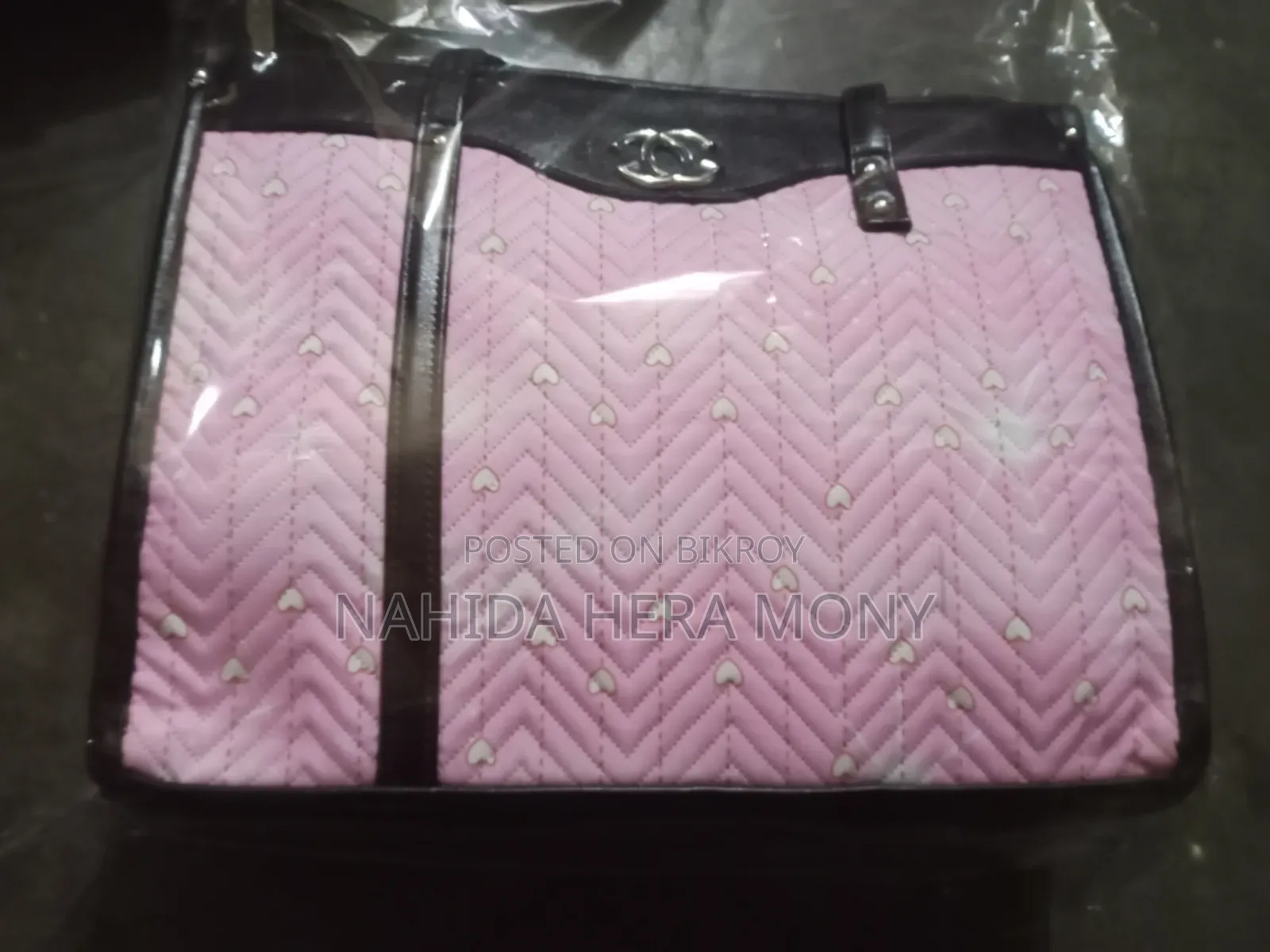 These bags are very beautiful and easy to carry, call if you want to buy