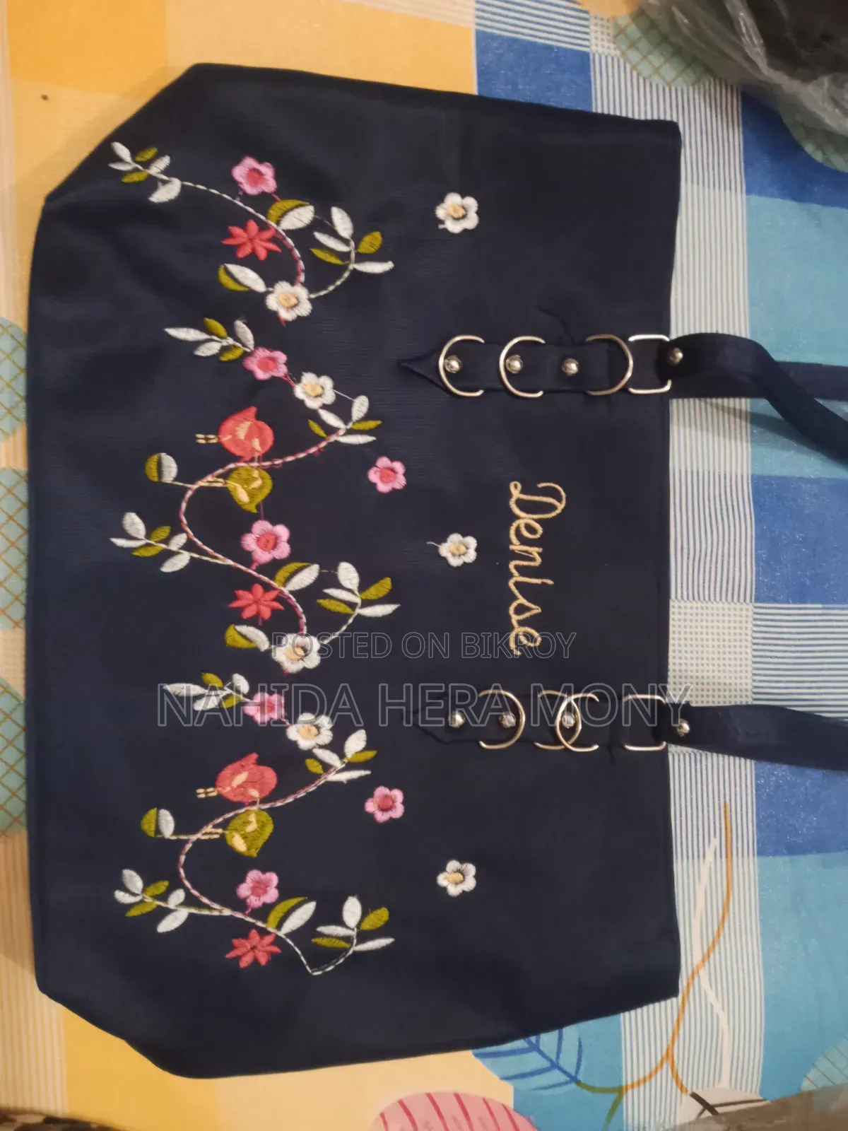 These bags are very beautiful and easy to carry, call if you want to buy