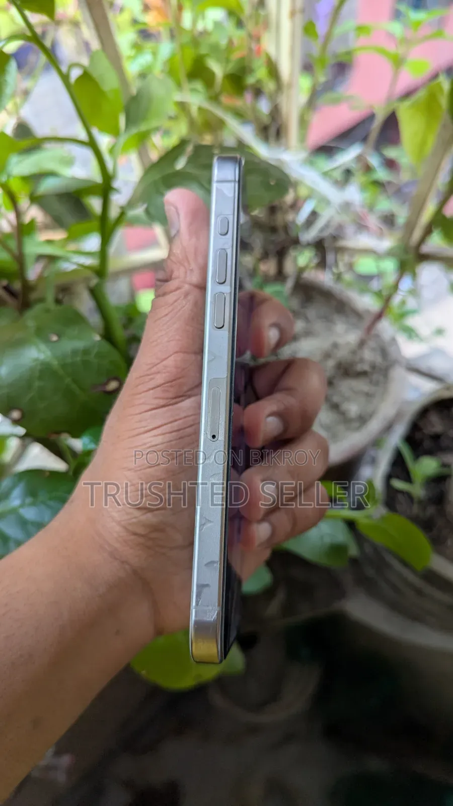অ্যাপল আইফোন ১৫ প্রো ম্যাক্স ২৫৬ জিবি সাদা