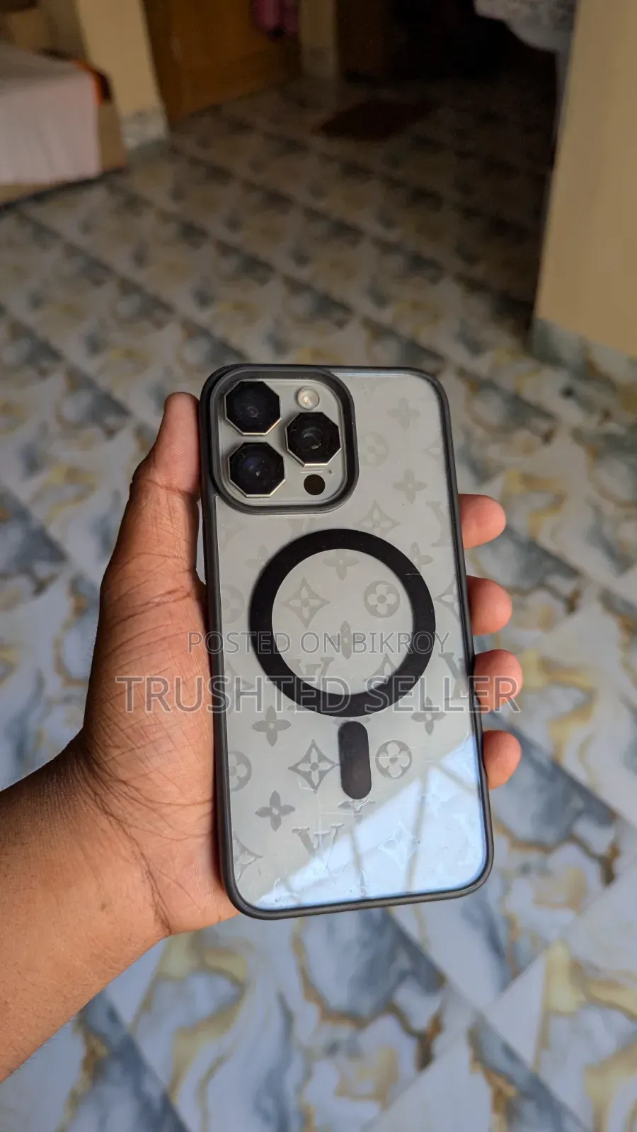 অ্যাপল আইফোন ১৫ প্রো ম্যাক্স ২৫৬ জিবি সাদা