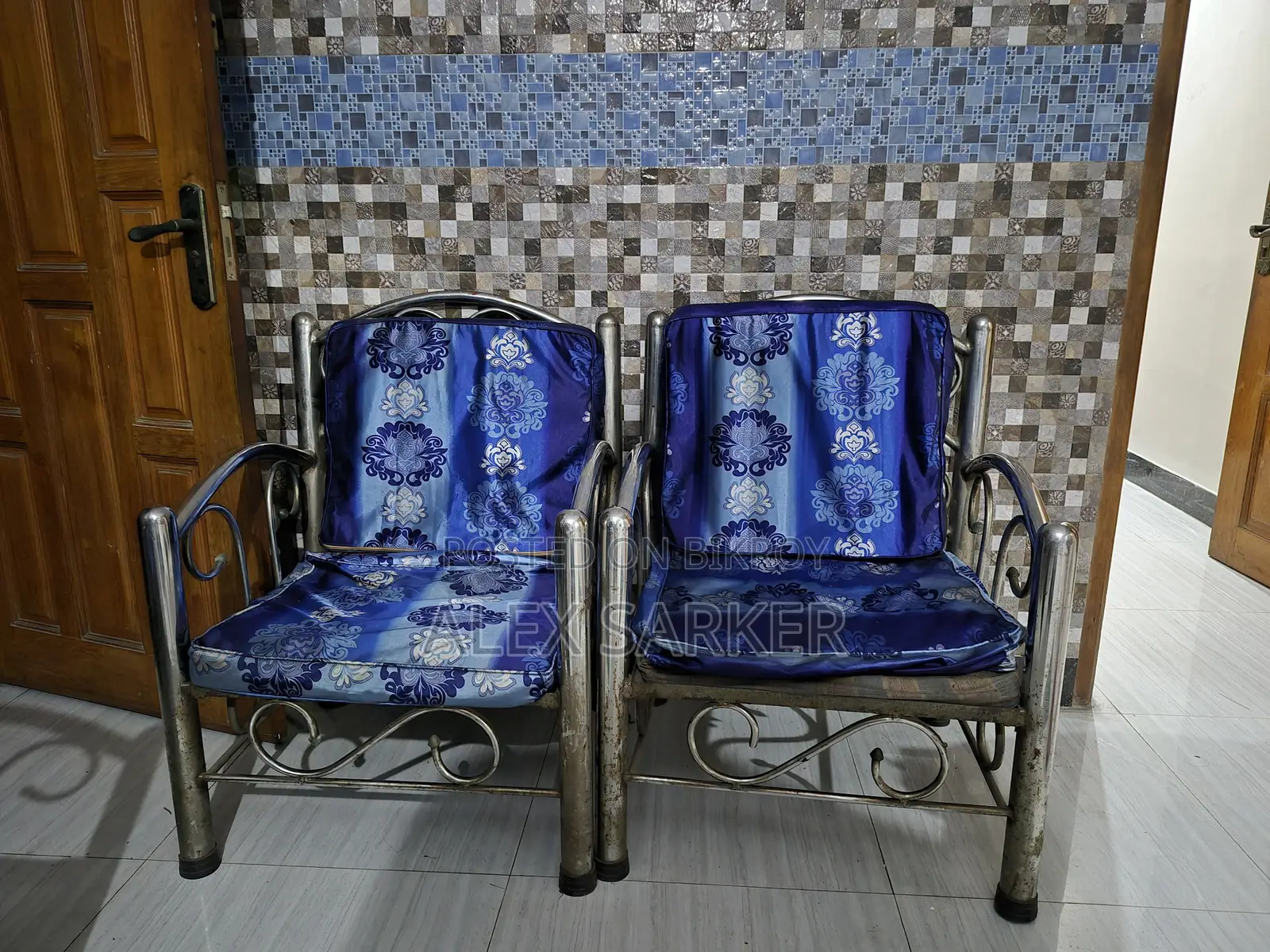 স্টিল সোফা