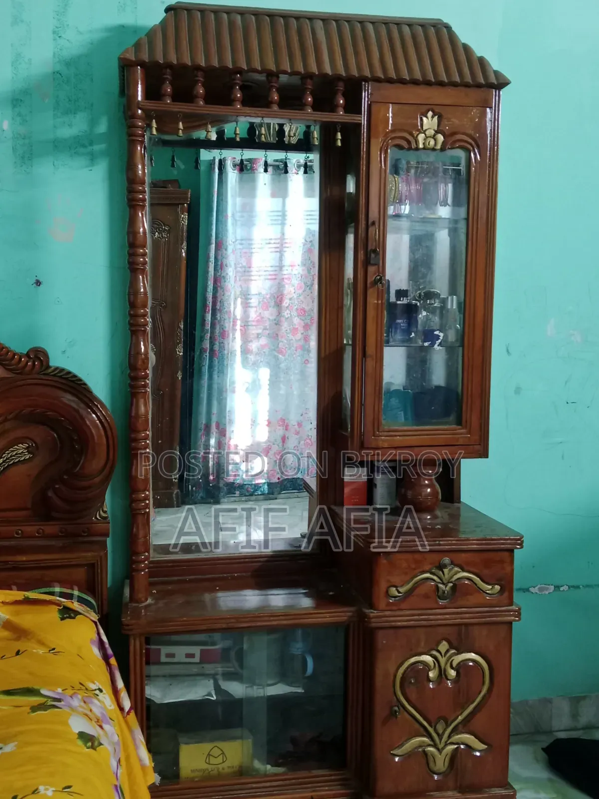 শেগুন কাঠ লেকার করা ড্রেসিং টেবিল