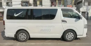 Toyota HiAce 2005 White