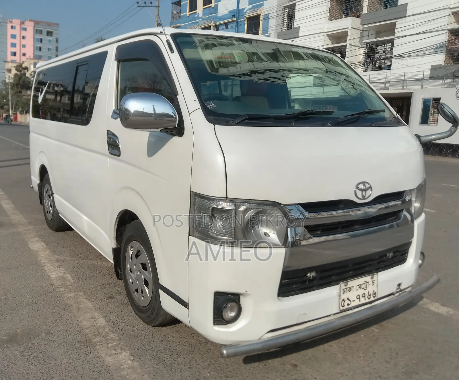 Toyota HiAce 2005 White