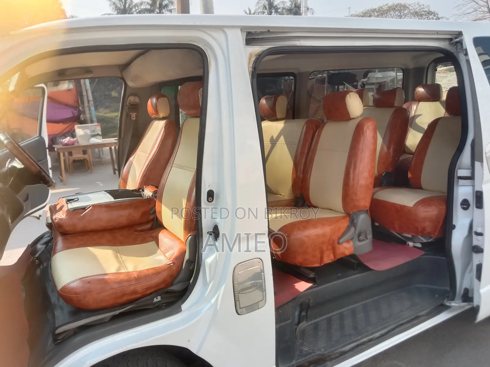 Toyota HiAce 2005 White