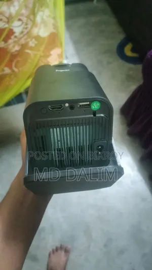 Hy 320 Projector