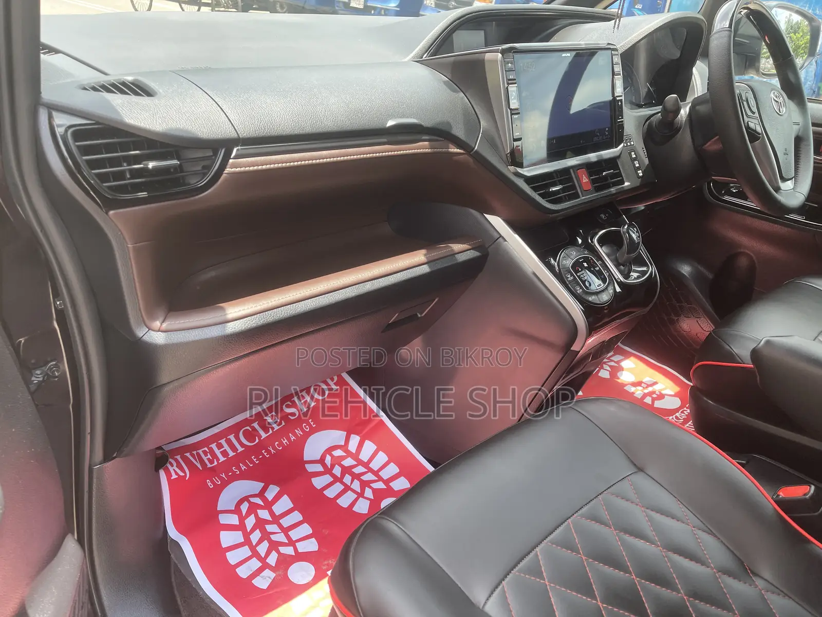 Toyota Esquire 1.8 FWD Hybrid (7 seater) 2020 Purple