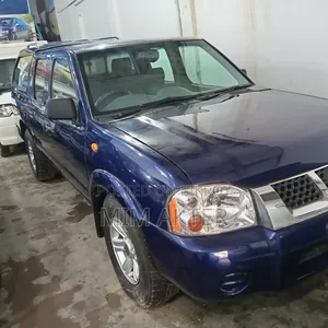 Nissan Pick-Up 2002 Blue