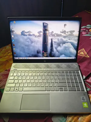 Laptop HP 15-ra003nia 12GB Intel Core Ultra 5 SSD 128GB