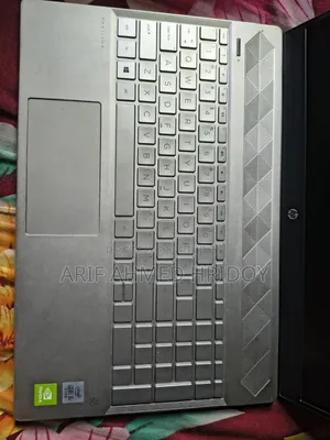 Laptop HP 15-ra003nia 12GB Intel Core Ultra 5 SSD 128GB