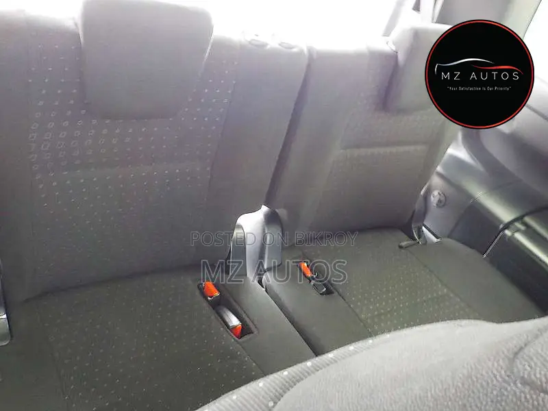 Toyota Noah 1.8 FWD Hybrid (7 seater) 2021 Pearl
