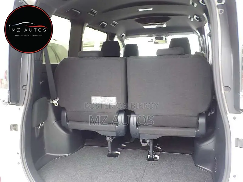 Toyota Noah 1.8 FWD Hybrid (7 seater) 2021 Pearl
