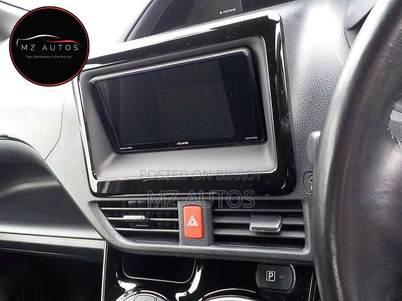 Toyota Noah 1.8 FWD Hybrid (7 seater) 2021 Pearl