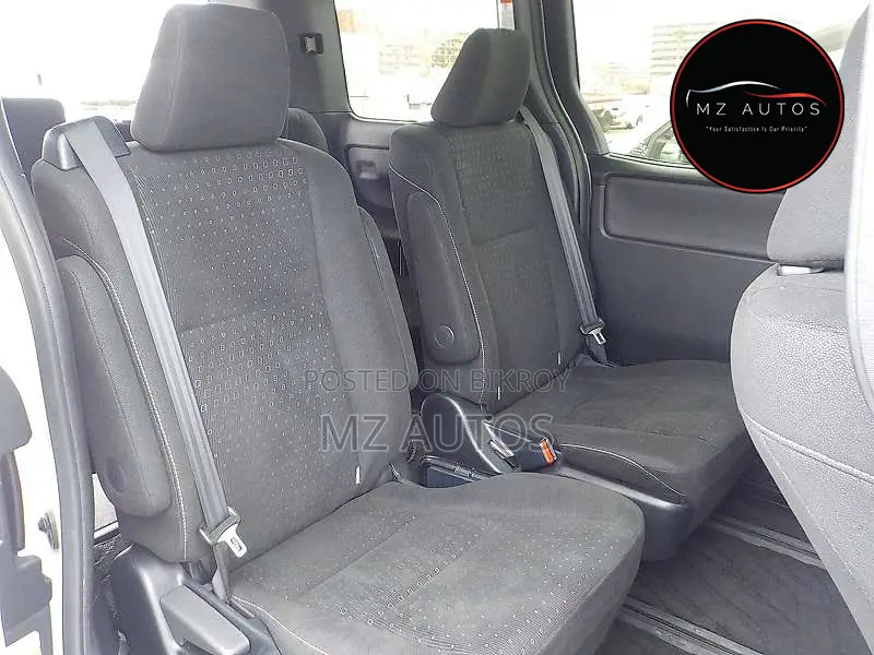 Toyota Noah 1.8 FWD Hybrid (7 seater) 2021 Pearl