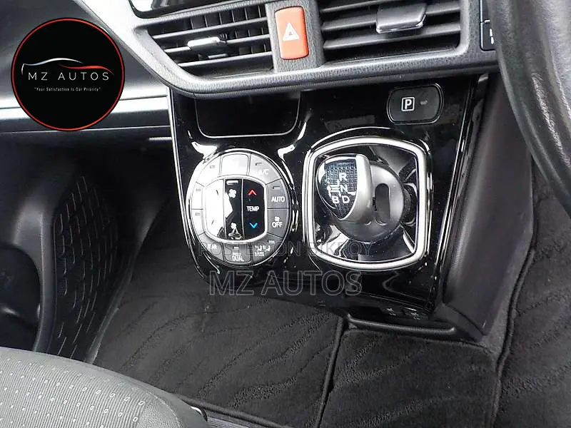 Toyota Noah 1.8 FWD Hybrid (7 seater) 2021 Pearl