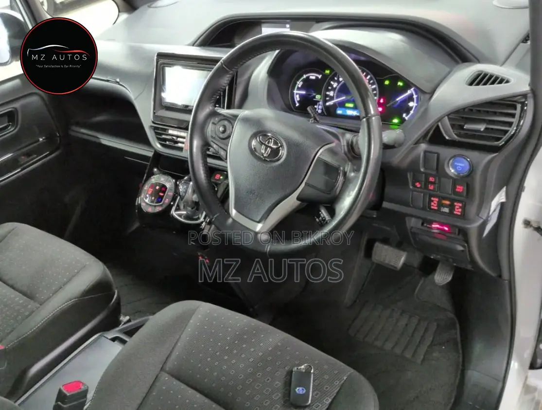 Toyota Noah 1.8 FWD Hybrid (7 seater) 2021 Pearl