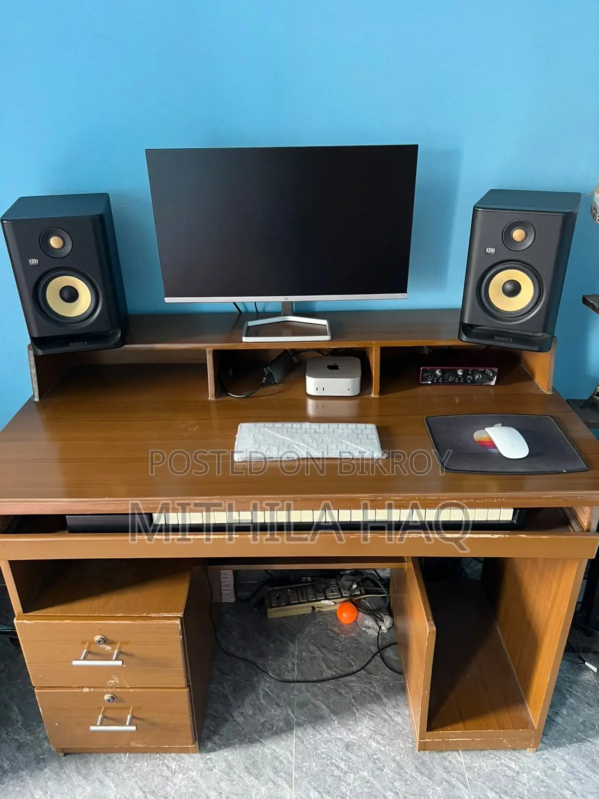 Studio Table