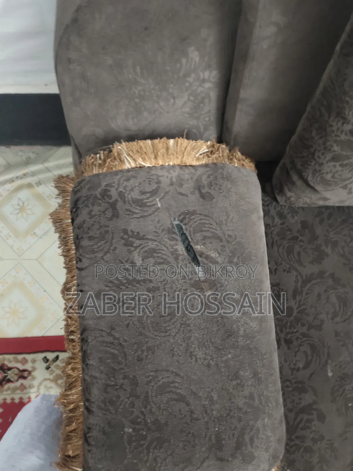 হাতিলের সোফা