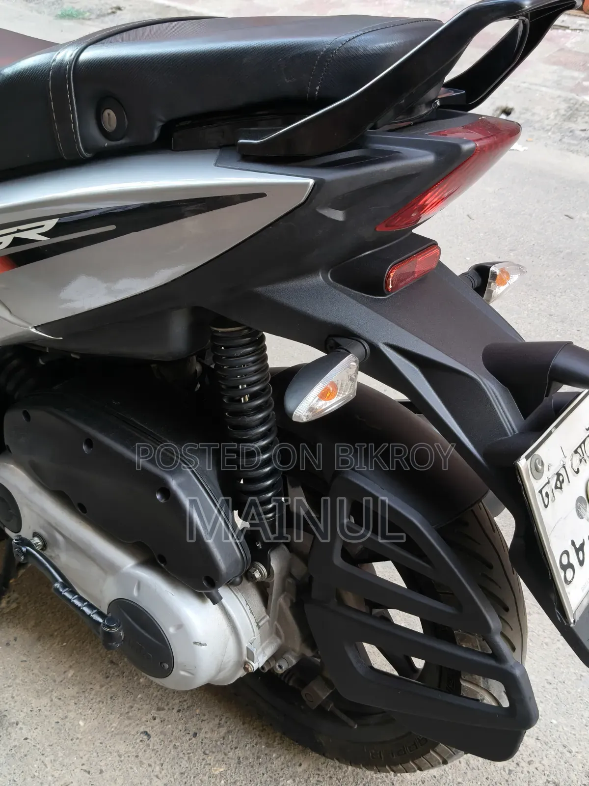 Aprilia SR 2019 Gray