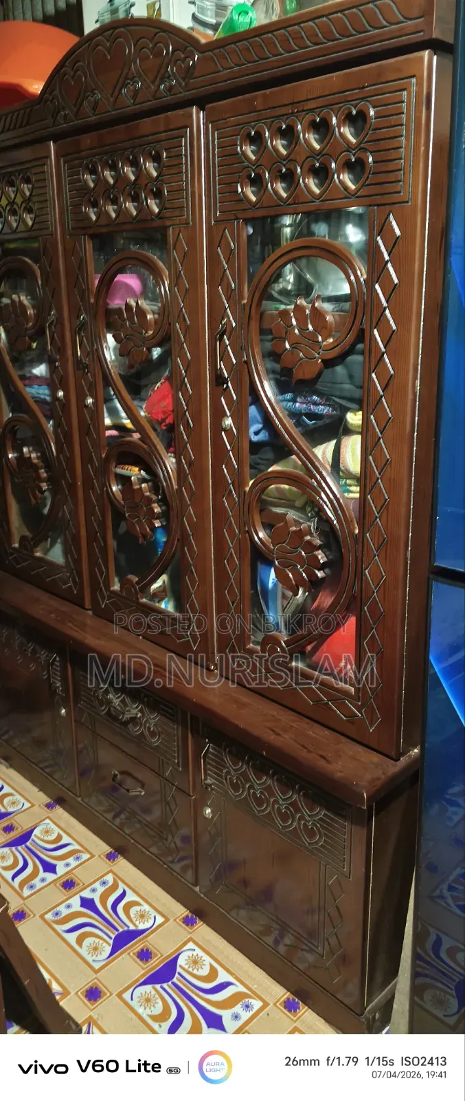Showcase like new