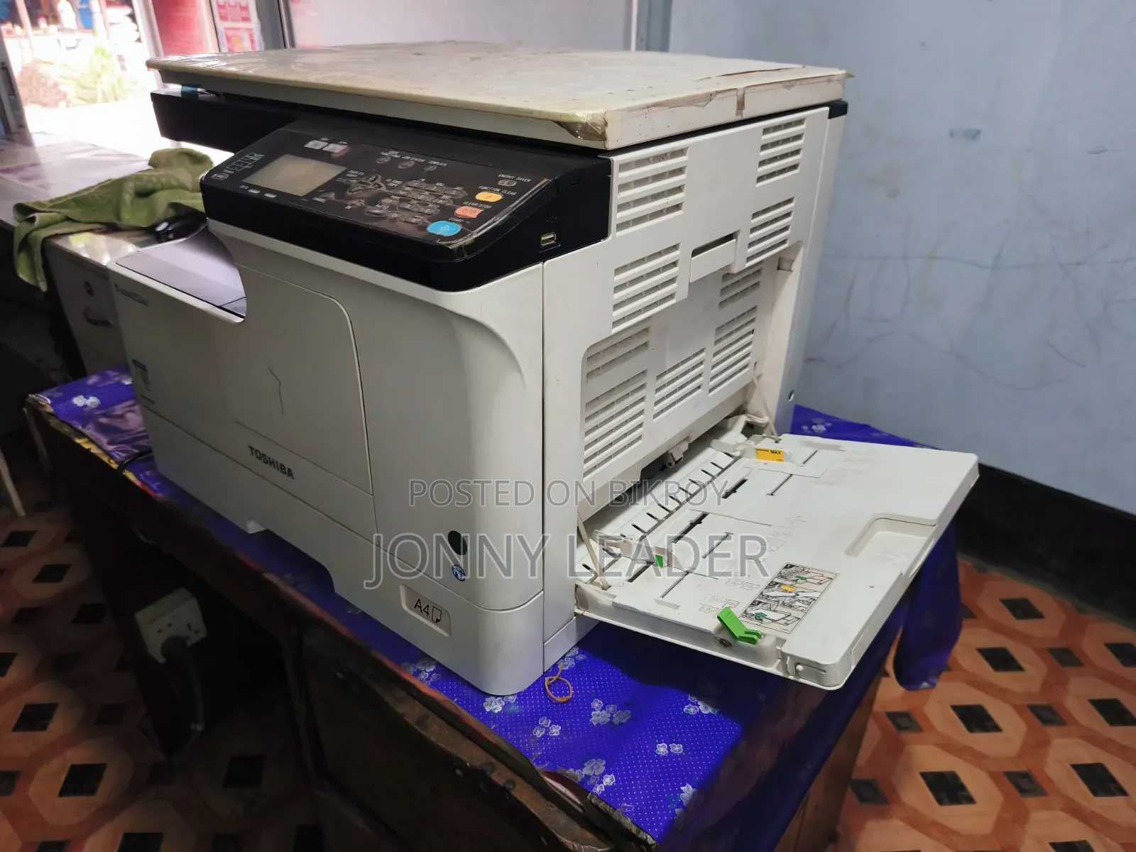 Selling a Photocopier Printer and Laminating Machine
