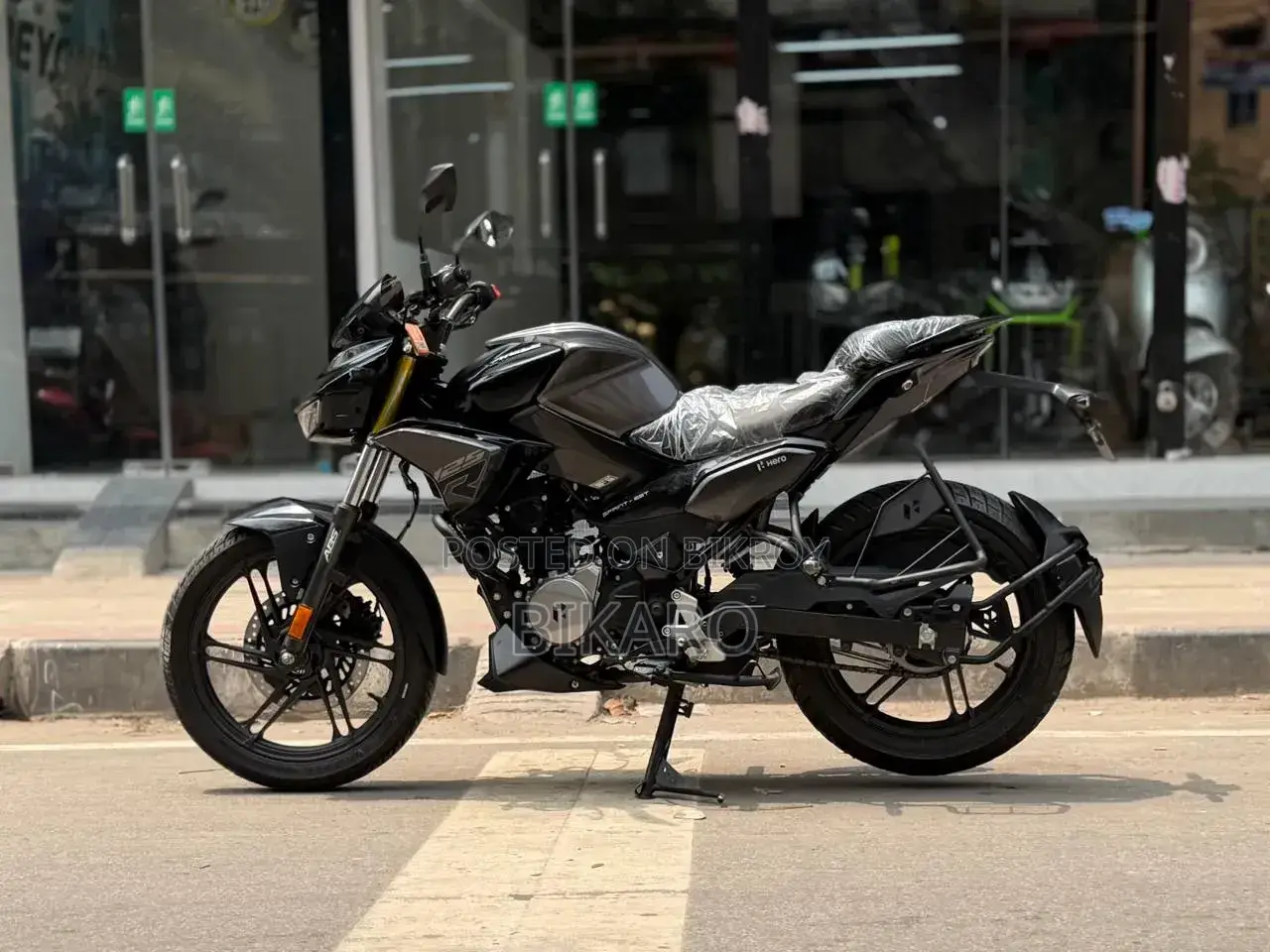 Hero Xtreme 125R 2025 Black