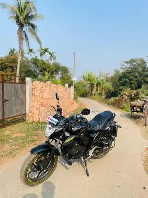 সুজুকি জিক্সার মনোটোন ২০২৫ ব্ল্যাক
