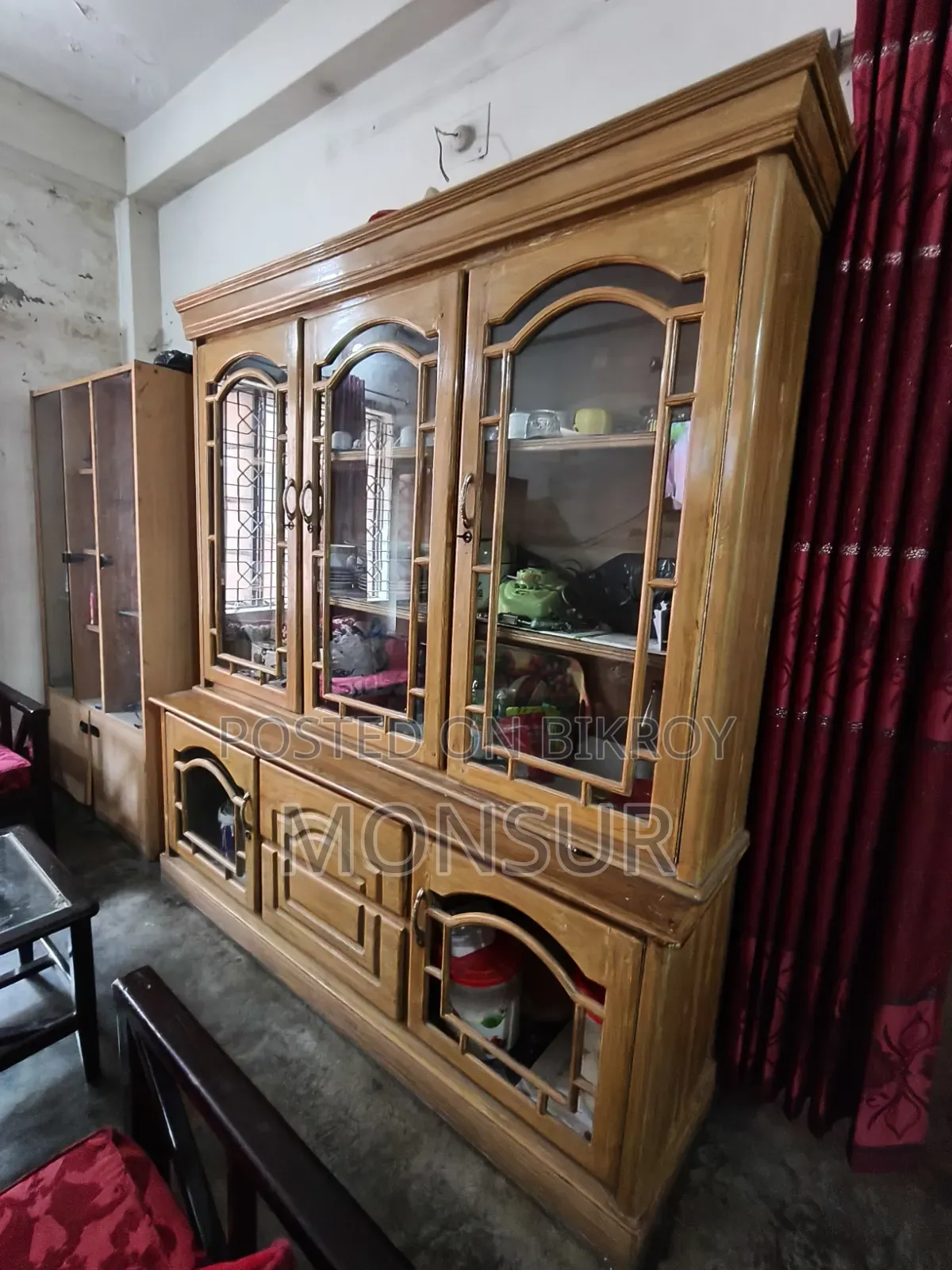 সেগুন কাঠের শোকেস