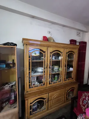সেগুন কাঠের শোকেস