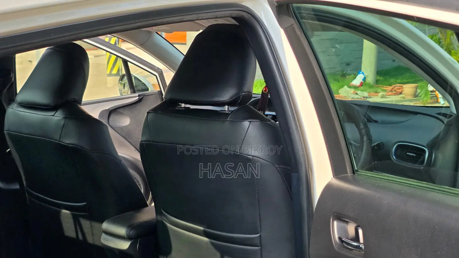 Toyota Prius 2019 White