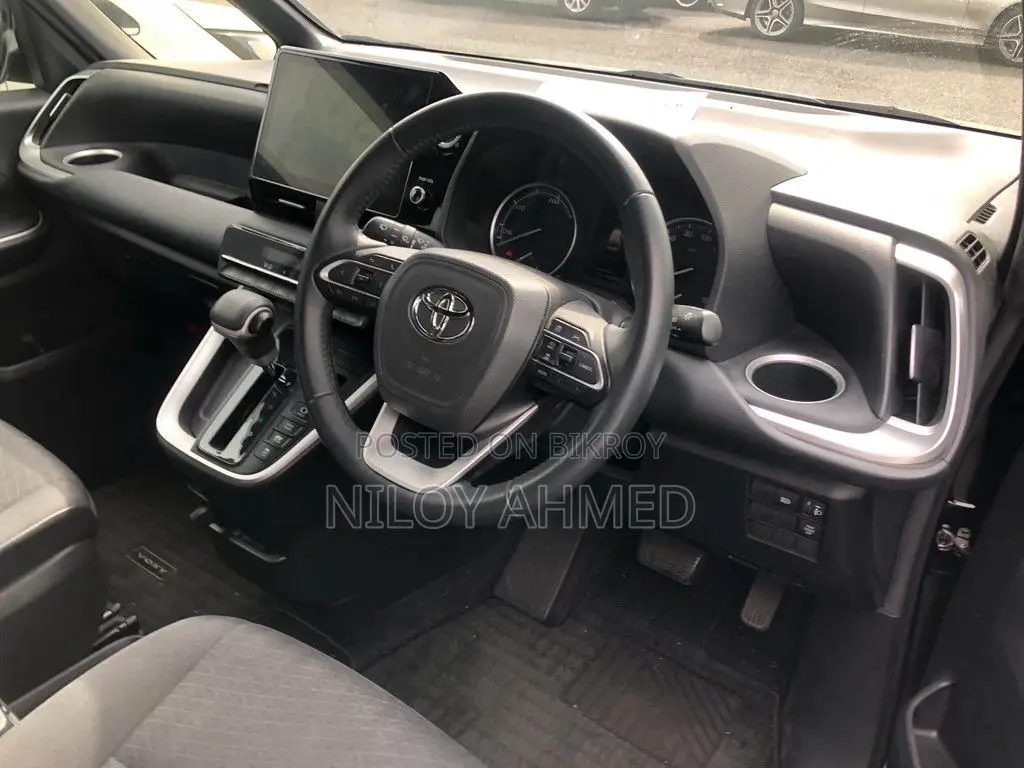 Toyota Voxy Hybrid S-G 2WD 7-Seater 2022 Black