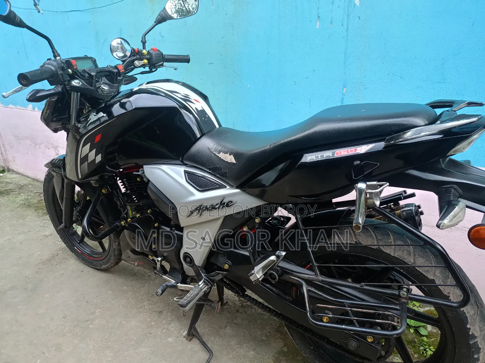 New TVS Apache RTR 160 4V 2022 Black